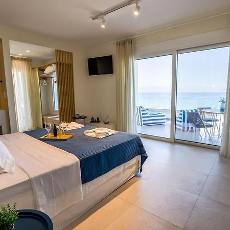 La Mer Bleue Boutique Suite Vrachati Ngoại thất bức ảnh
