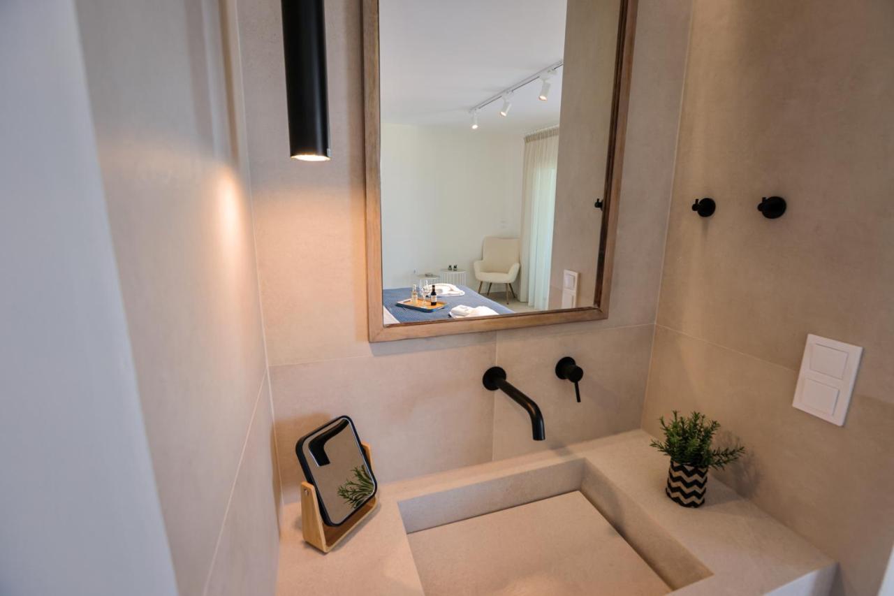 La Mer Bleue Boutique Suite Vrachati Ngoại thất bức ảnh